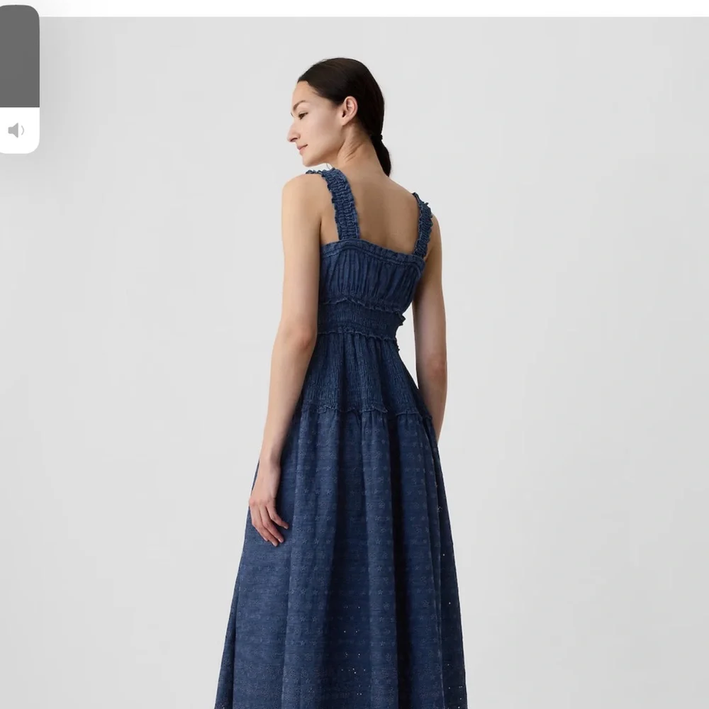 Gap × DÔEN Eyelet Denim Midi Dress - Picture 2 of 2